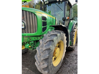 Traktor JOHN DEERE 6830