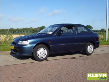 Hyundai Excel 1.3 LS - Minibus