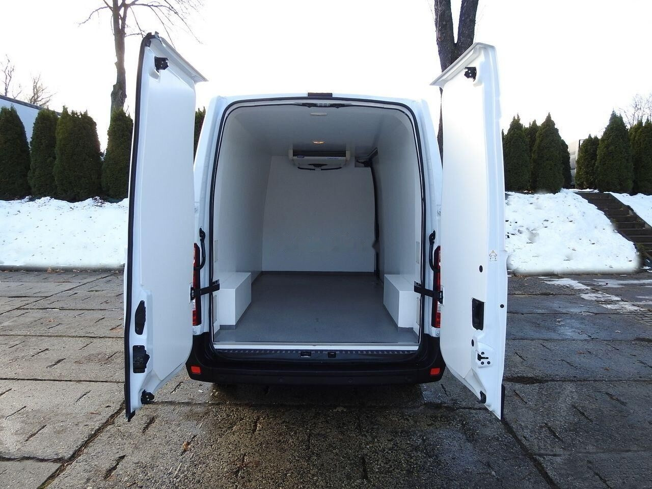 Dostavno vozilo hladnjača Renault Master Fridge Van: slika Dostavno vozilo hladnjača Renault Master Fridge Van