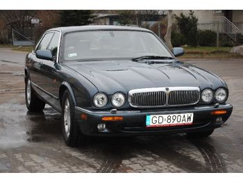 Jaguar XJR8 - Automobil