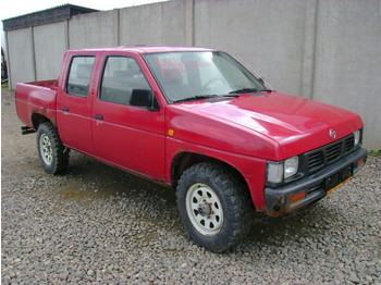 Nissan DOUBLE CAB 2.5 D - Automobil