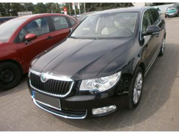 Škoda Superb  - Automobil