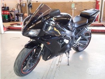 Yamaha YZF-R1 (151hk)  - Motocikl