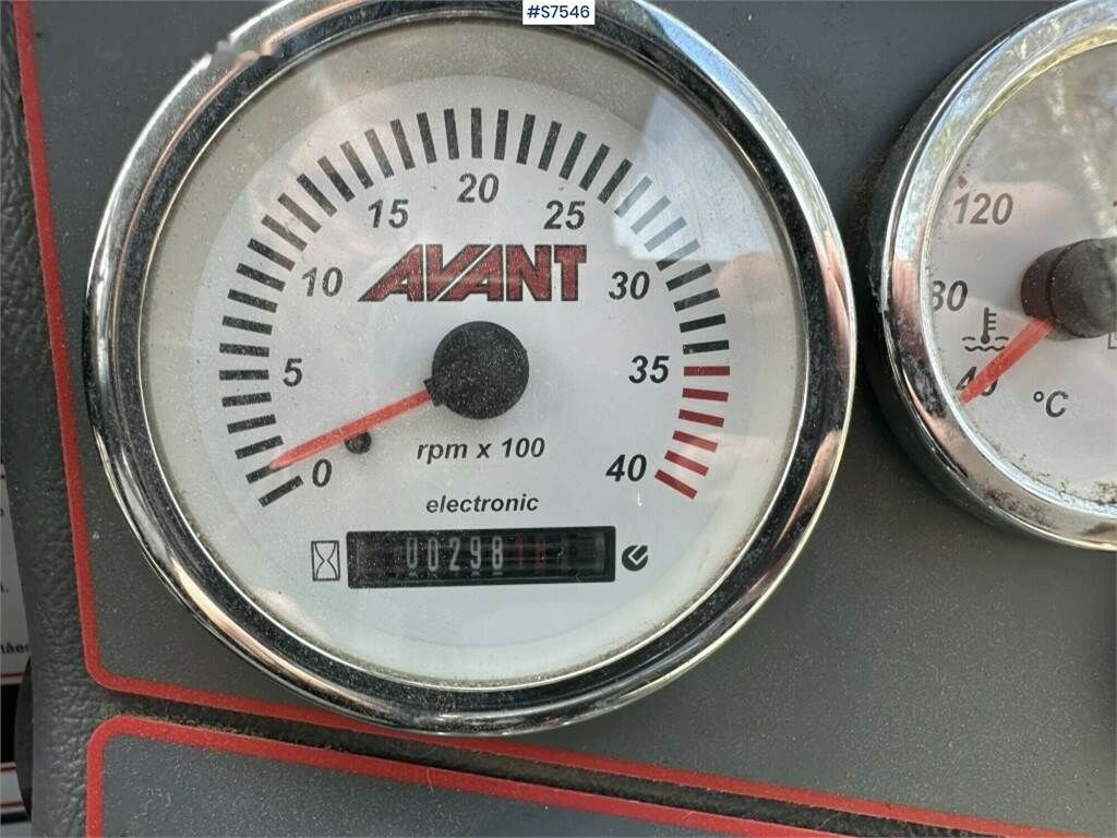 Mini utovarivač Avant 750: slika Mini utovarivač Avant 750