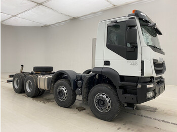 Novi Kamion-šasija Iveco Trakker 420 - 8x4: slika Novi Kamion-šasija Iveco Trakker 420 - 8x4