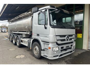Mercedes-Benz 3248 8x2  - kamion cisterna