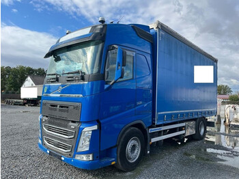 Kamion s ceradom Volvo FH 500 Edscha Gardine Stapleraufnahme AHK