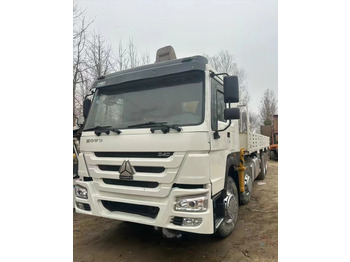 SINOTRUK HOWO 8x4 drive 12 wheels boom truck lorry - Kamion s kranom