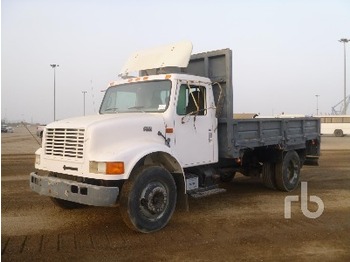 International 4700 4X2 - Kamion s otvorenim sandukom