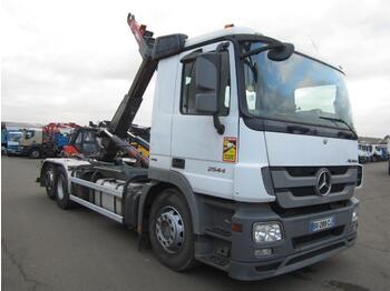 Kamion s kukastom dizalicom Mercedes Actros 2544: slika Kamion s kukastom dizalicom Mercedes Actros 2544