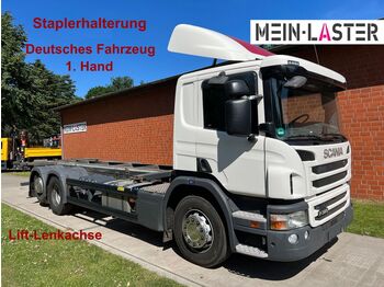 Transporter kontejnera/ Kamion s izmjenjivim sanducima Scania P 320 BDF  Lift-Lenkachse Staplerhalterung: slika Transporter kontejnera/ Kamion s izmjenjivim sanducima Scania P 320 BDF  Lift-Lenkachse Staplerhalterung
