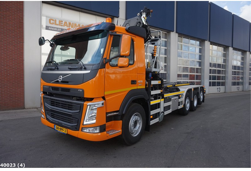 Kamion s kukastom dizalicom Volvo FM 420 8x2 HMF 28 ton/meter laadkraan: slika Kamion s kukastom dizalicom Volvo FM 420 8x2 HMF 28 ton/meter laadkraan