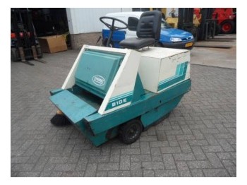 TENNANT 210E - Cestovna čistilica