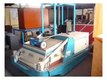 TENNANT 275 4X2 - Cestovna čistilica