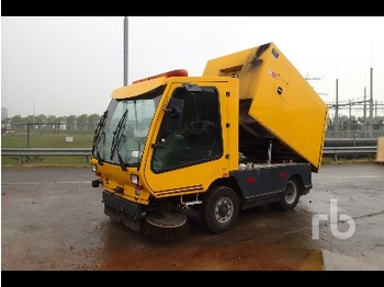 Tennant 426 4X2 - Cestovna čistilica