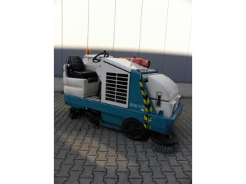 Tennant 8210 ES - Cestovna čistilica