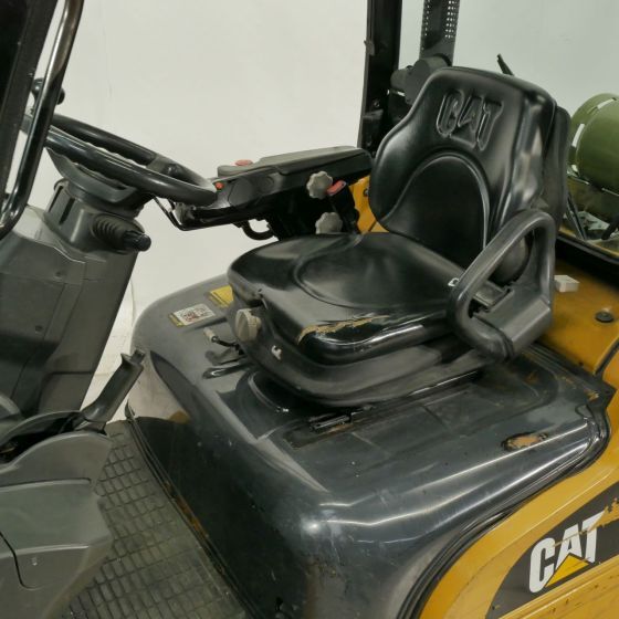 Caterpillar GP25N - Plinski viličar: slika Caterpillar GP25N - Plinski viličar