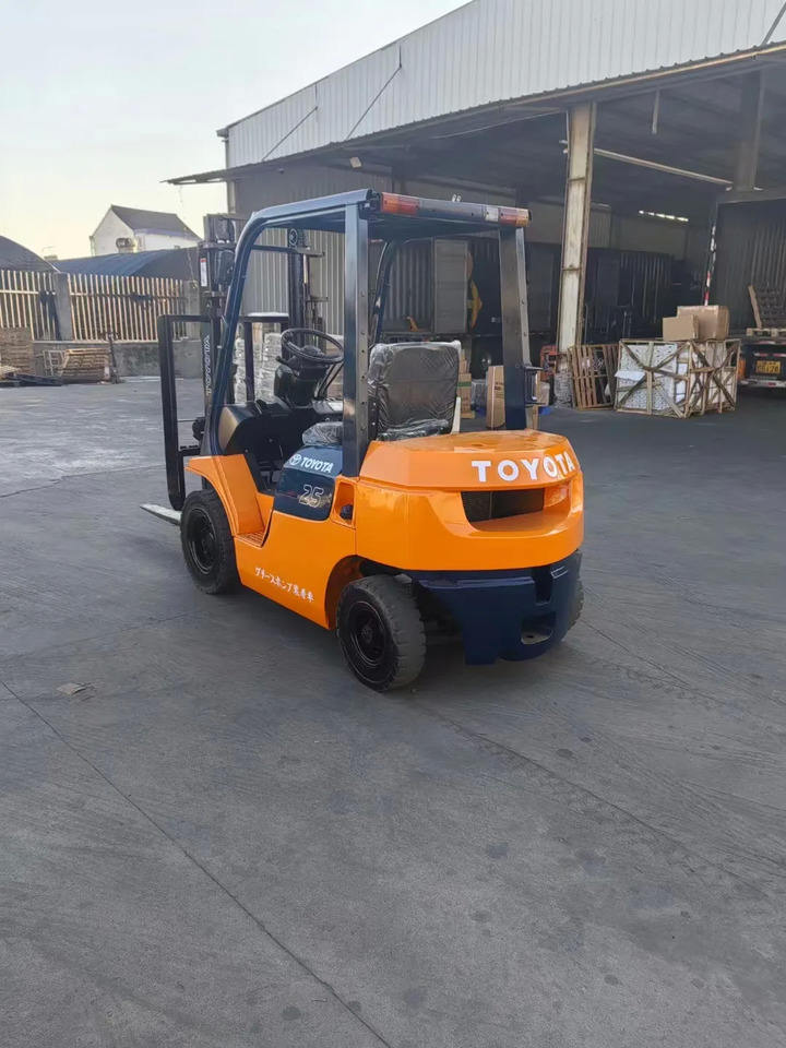 Zakup  Good condition Second hand Toyota Forklift 2.5 Ton cheap price forklift Good condition Second hand Toyota Forklift 2.5 Ton cheap price forklift: slika Zakup  Good condition Second hand Toyota Forklift 2.5 Ton cheap price forklift Good condition Second hand Toyota Forklift 2.5 Ton cheap price forklift