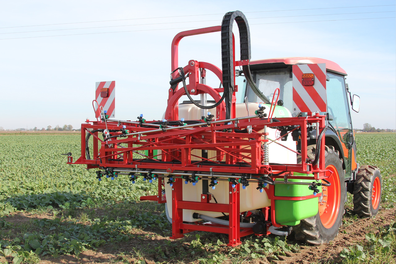 Novi Prskalica za traktor Bury Feldspritze / Sprayer / Pulvérisateur / Polverizzatore / Opryskiwacz zawieszany Perkoz 800 l 18 m: slika Novi Prskalica za traktor Bury Feldspritze / Sprayer / Pulvérisateur / Polverizzatore / Opryskiwacz zawieszany Perkoz 800 l 18 m