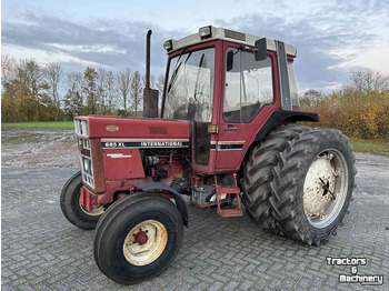 Traktor International 685 2wd: slika Traktor International 685 2wd
