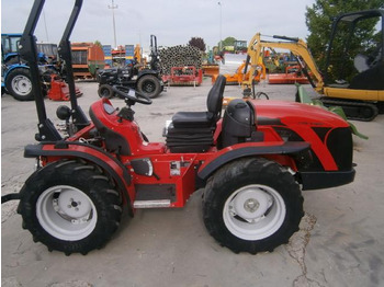  Antonio Carraro TTR 4400 - Traktor