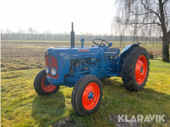  Veterantraktor Fordson Dexta - Traktor