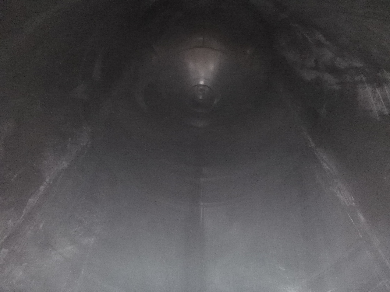 Poluprikolica cisterna za prijevoz brašna Benalu Powder tank alu 58 m3 (tipping): slika Poluprikolica cisterna za prijevoz brašna Benalu Powder tank alu 58 m3 (tipping)
