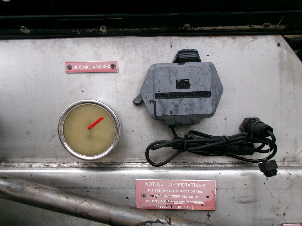 Poluprikolica cisterna za prijevoz bitumena Clayton Bitumen tank inox 31 m3 / 1 comp: slika Poluprikolica cisterna za prijevoz bitumena Clayton Bitumen tank inox 31 m3 / 1 comp