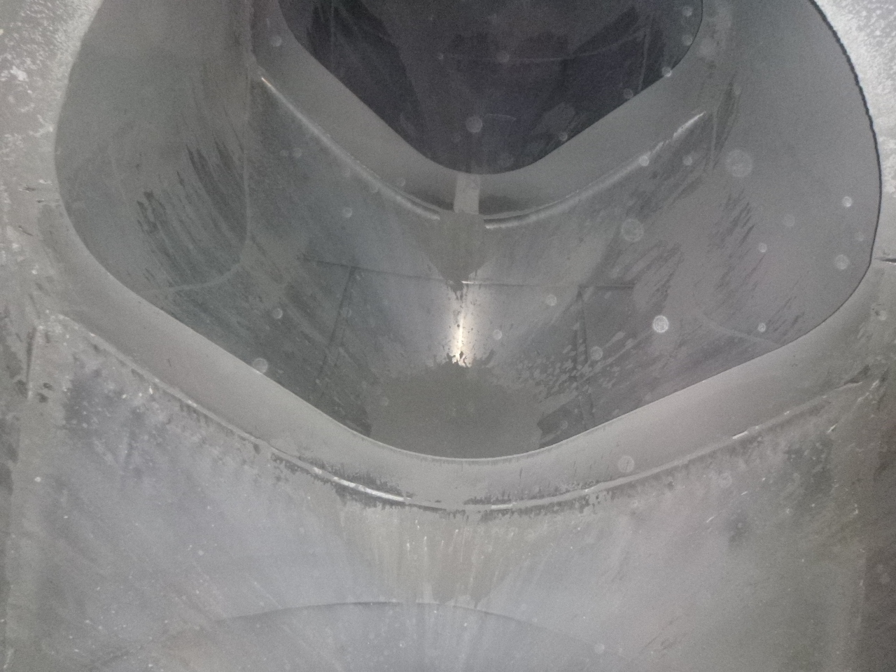 Poluprikolica cisterna za prijevoz brašna Feldbinder Powder tank alu 40 m3 / 1 comp: slika Poluprikolica cisterna za prijevoz brašna Feldbinder Powder tank alu 40 m3 / 1 comp