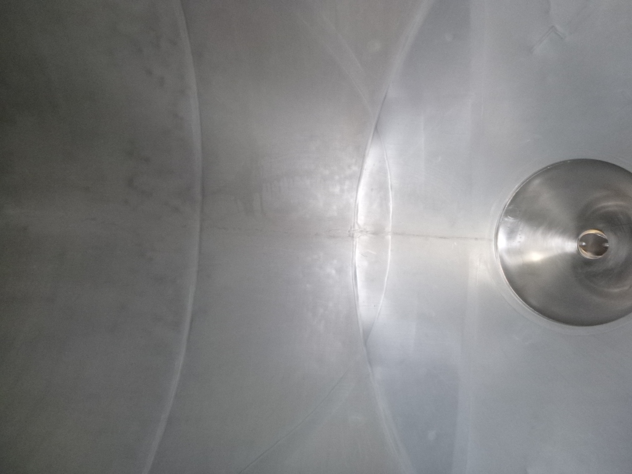 Poluprikolica cisterna za prijevoz brašna Feldbinder Powder tank alu 63 m3 / 1 comp: slika Poluprikolica cisterna za prijevoz brašna Feldbinder Powder tank alu 63 m3 / 1 comp