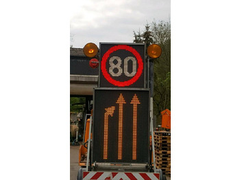 Trebbiner VWT E Verkehrsleittafel Verkehrsleitanhänger Nissen - Prikolica