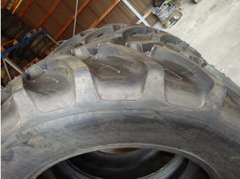 Novi Gume i felge za Traktor Tianli 540/65R38: slika Novi Gume i felge za Traktor Tianli 540/65R38