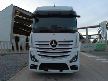 Tegljač MERCEDES-BENZ Actros 1845