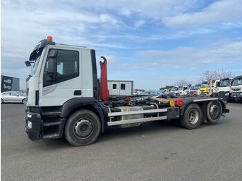 Kamion s kukastom dizalicom IVECO Stralis