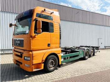 Transporter kontejnera/ Kamion s izmjenjivim sanducima MAN TGA 26.440