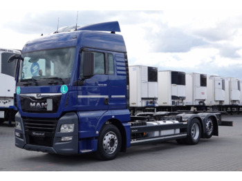 Transporter kontejnera/ Kamion s izmjenjivim sanducima MAN TGX 26.500