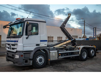 Kamion s kukastom dizalicom MERCEDES-BENZ Actros 2646