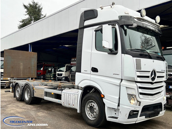 Transporter kontejnera/ Kamion s izmjenjivim sanducima MERCEDES-BENZ Actros 2551