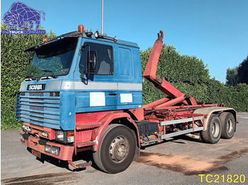 Kamion s kukastom dizalicom SCANIA 143