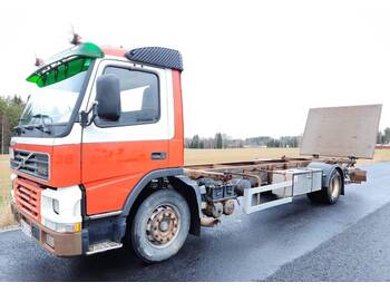 Transporter kontejnera/ Kamion s izmjenjivim sanducima VOLVO FM12