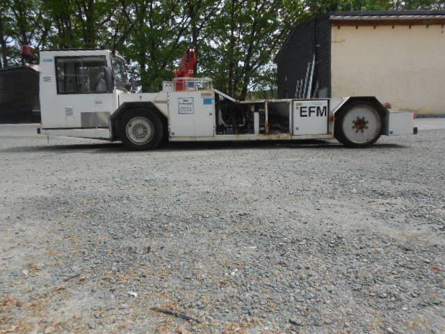 MAN AM110 Flugzeugschlepper - Traktor za vuču zrakoplova: slika MAN AM110 Flugzeugschlepper - Traktor za vuču zrakoplova