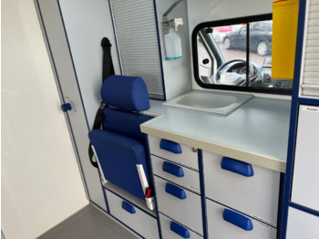 Mercedes-Benz Sprinter 313 CDI 4x2 Sprinter 313 CDI 4x2, Rettungswagen - Vozilo hitne pomoći: slika Mercedes-Benz Sprinter 313 CDI 4x2 Sprinter 313 CDI 4x2, Rettungswagen - Vozilo hitne pomoći