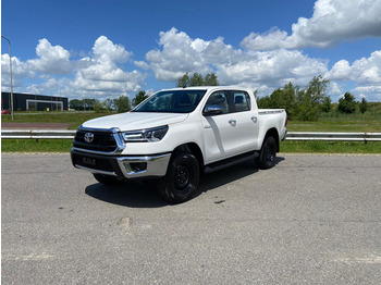 Toyota Hilux DC 2.4L 4x4 Diesel manual - Automobil: slika Toyota Hilux DC 2.4L 4x4 Diesel manual - Automobil