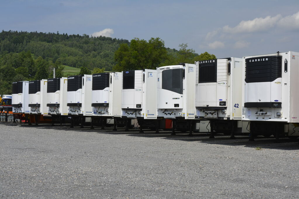 DUETDUDA - Građevinski strojevi MERCEDES-BENZ - dizel undefined: slika DUETDUDA - Građevinski strojevi MERCEDES-BENZ - dizel undefined