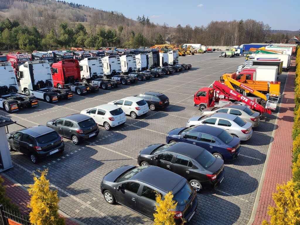 DUETDUDA - Građevinski strojevi MERCEDES-BENZ - dizel undefined: slika DUETDUDA - Građevinski strojevi MERCEDES-BENZ - dizel undefined