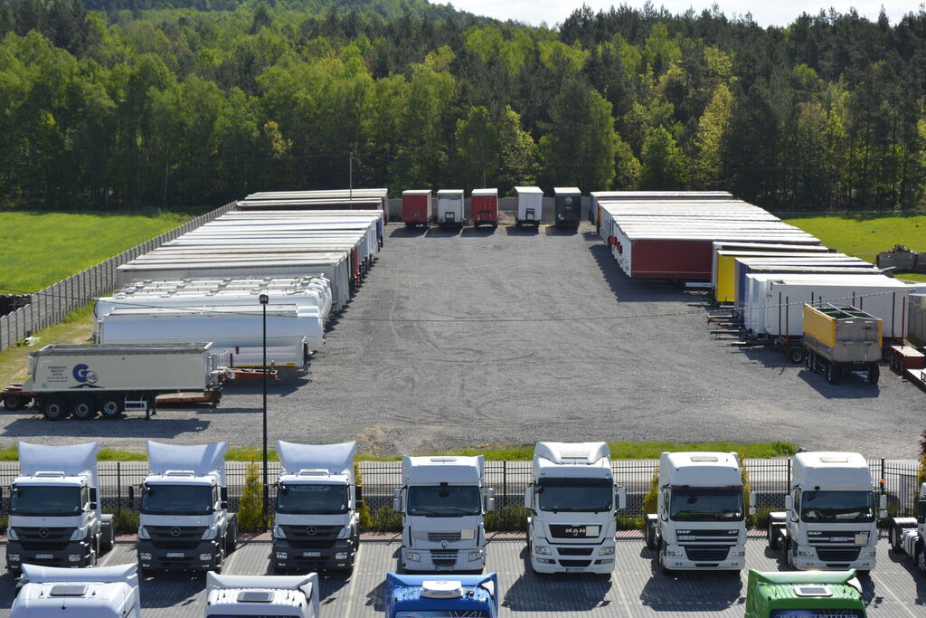 DUETDUDA - Građevinski strojevi MERCEDES-BENZ - dizel undefined: slika DUETDUDA - Građevinski strojevi MERCEDES-BENZ - dizel undefined