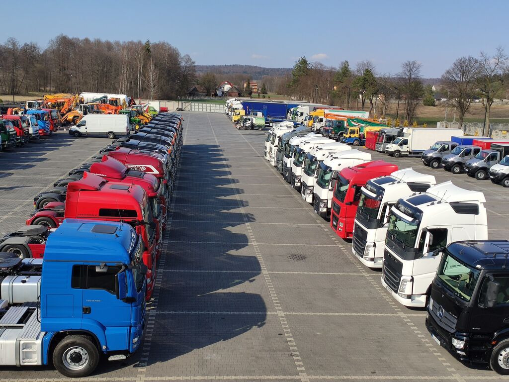 DUETDUDA - Građevinski strojevi MERCEDES-BENZ - dizel undefined: slika DUETDUDA - Građevinski strojevi MERCEDES-BENZ - dizel undefined