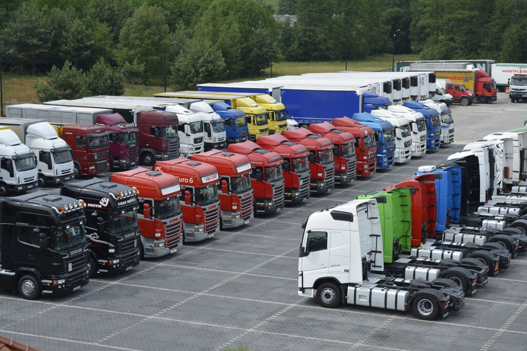 DUETDUDA - Građevinski strojevi MERCEDES-BENZ - dizel undefined: slika DUETDUDA - Građevinski strojevi MERCEDES-BENZ - dizel undefined