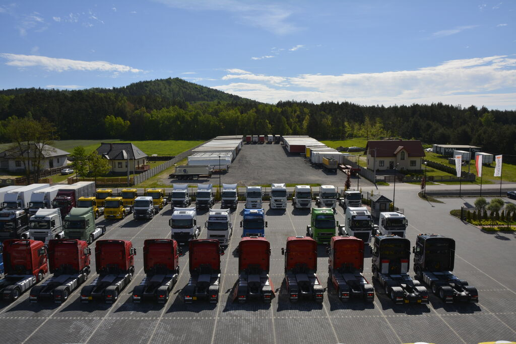 DUETDUDA - Građevinski strojevi MERCEDES-BENZ - dizel undefined: slika DUETDUDA - Građevinski strojevi MERCEDES-BENZ - dizel undefined