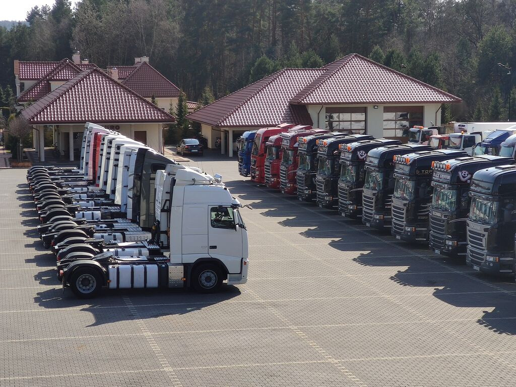 DUETDUDA - Građevinski strojevi MERCEDES-BENZ - dizel undefined: slika DUETDUDA - Građevinski strojevi MERCEDES-BENZ - dizel undefined